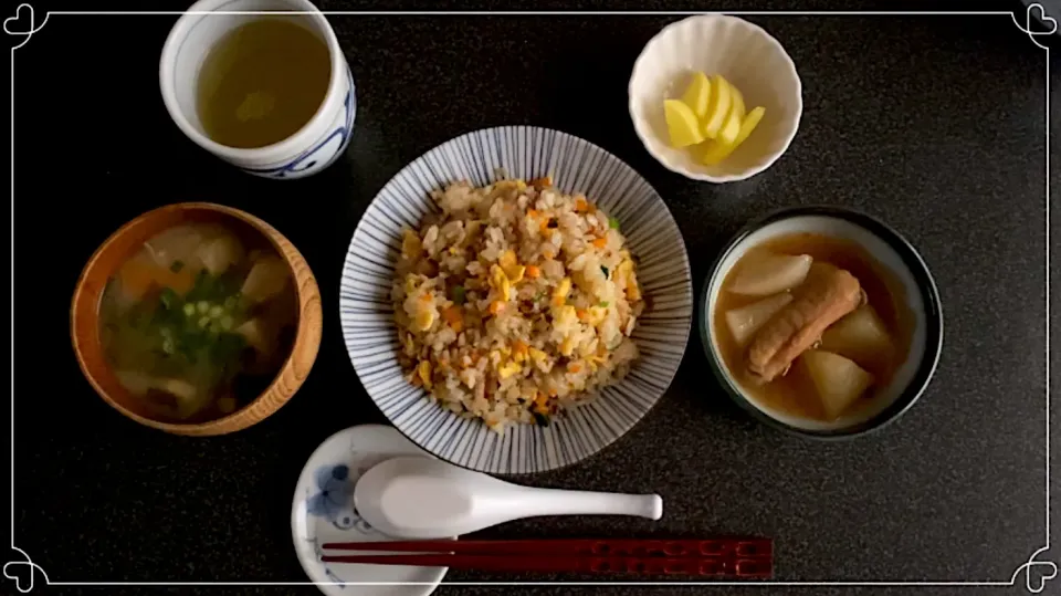 一人暮らしのお昼ごはん『チャーハン定食』|emiさん