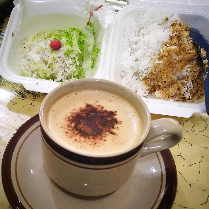 a cup of coffee latte and sticky rice|abcdefghijkl_nopqrstuvwxyzさん