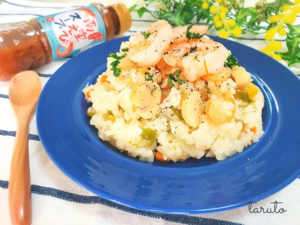 フライパンで生米からバターたっぷり
🍴エビピラフ😋🦐|taruto⭐️さん