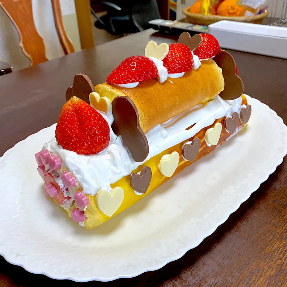 Snapdishの料理写真:大好き❤❤ないちご🍓🍓ロールケーキ|ソーニ( ◠‿◠ )ママさん