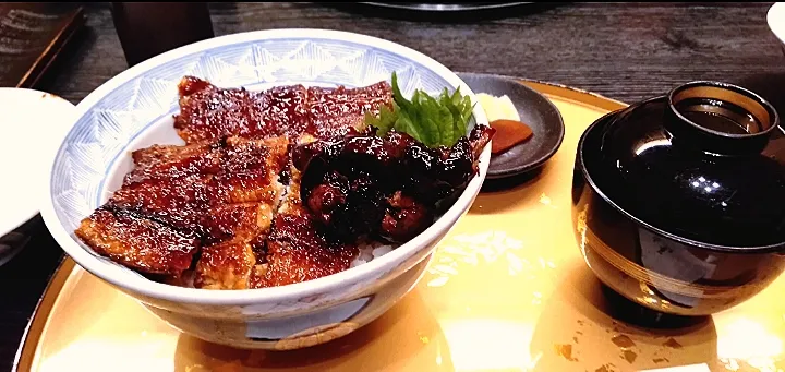 鰻　肝丼!

肝がごろごろ😋|sweetさん