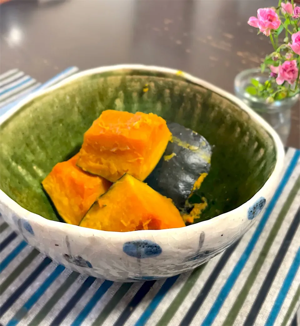 Snapdishの料理写真:ホクホク❤️ルクエでかぼちゃ🎃の煮物♫•*¨*•.¸¸♪|シロンさん