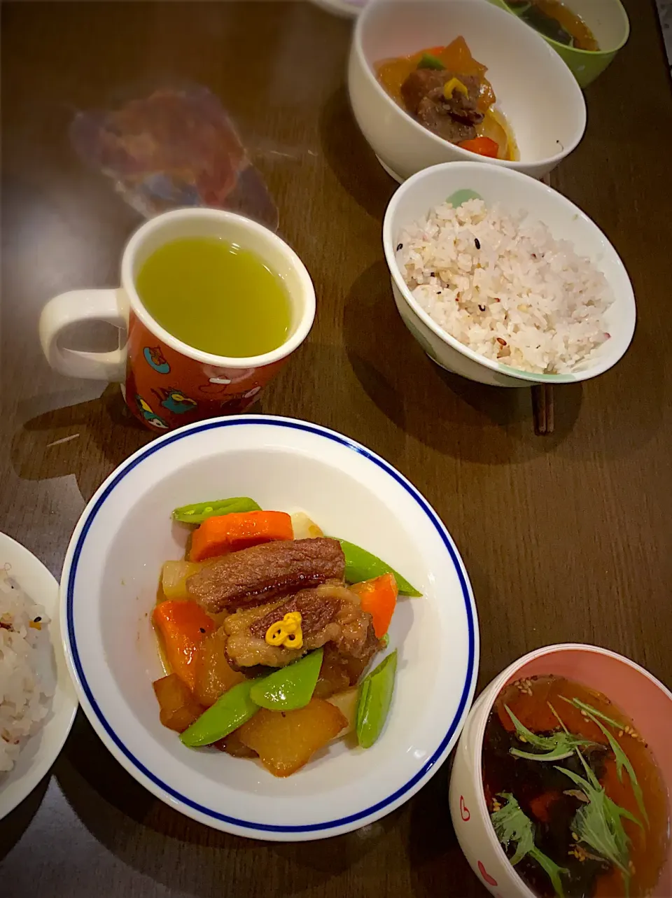 豚バラと根菜の煮物　和辛子添え　わかめと胡麻のスープ　十六穀ごはん　お茶|ch＊K*∀o(^^*)♪さん