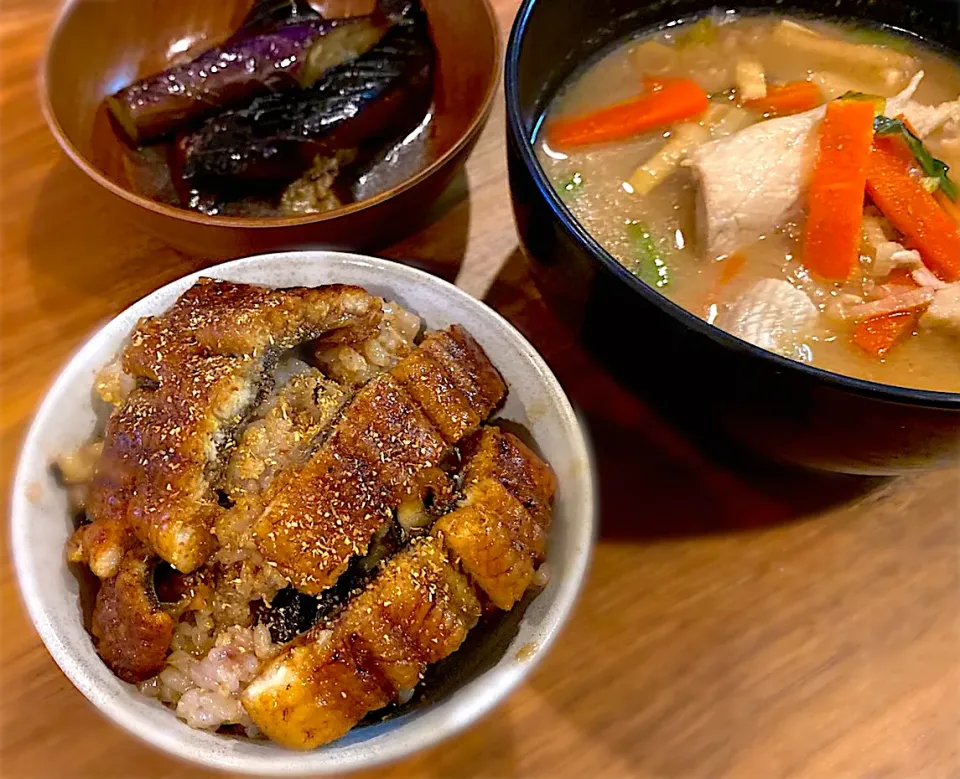 うなぎの混ぜご飯と鰤のあら汁|ふくすけ食堂さん