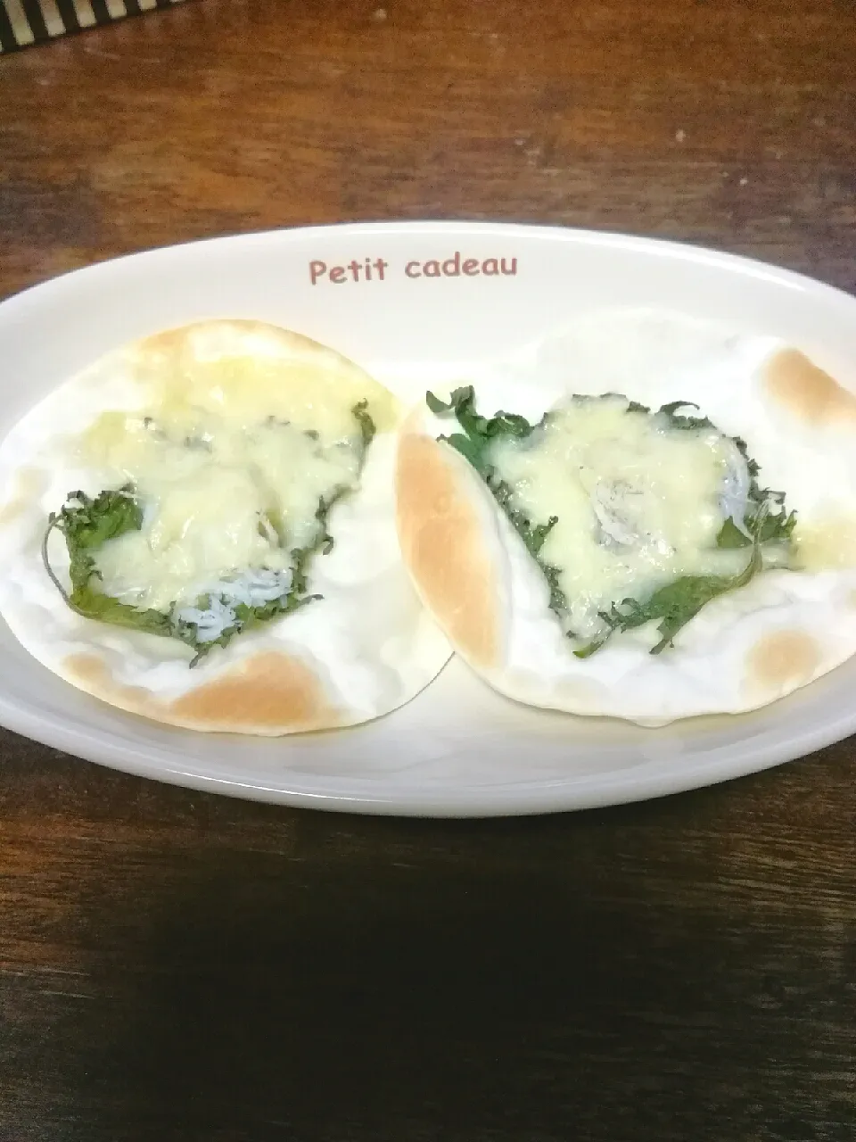 餃子の皮で、しらす干しと大葉のミニピザ🍕|にんにくと唐辛子が特に好き❤️(元シャリマー)さん