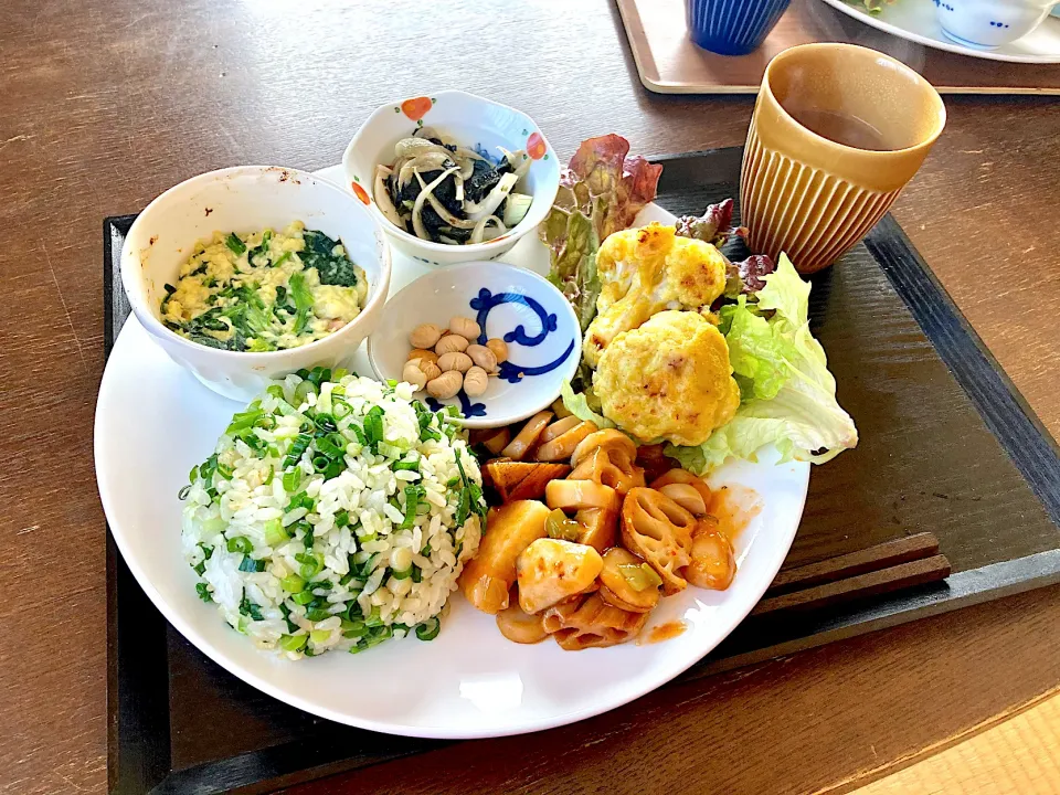 ベジ料理♡蓮根とエリンギのエビチリ風のご飯|みよさん