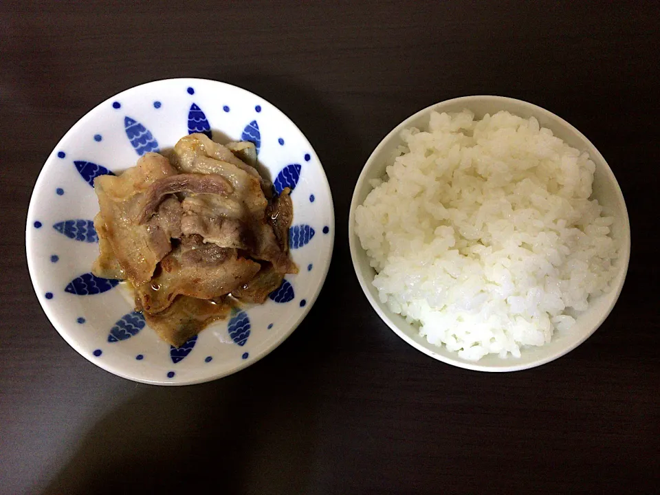 Snapdishの料理写真:豚肉バラ焼肉(ハーフ)ご飯|ばーさんさん