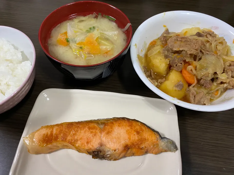 Snapdishの料理写真:1/31 肉じゃが|sunrisedxさん