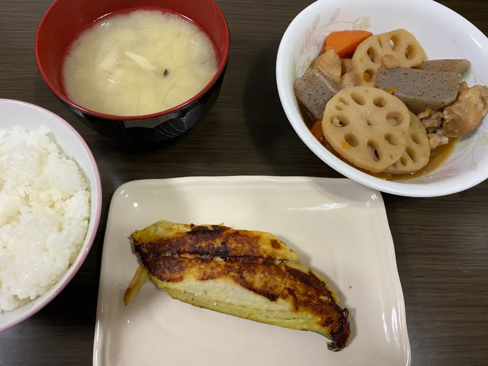 Snapdishの料理写真:2/6 レンコンこんにゃく鶏モモ肉の煮物|sunrisedxさん