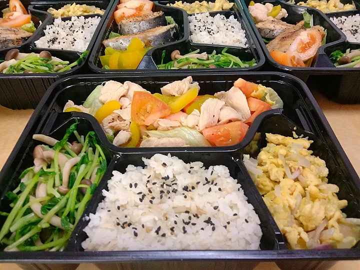 Health Lunch Box
Special tailor for customer
eat healthy and happy😍|steady chanさん