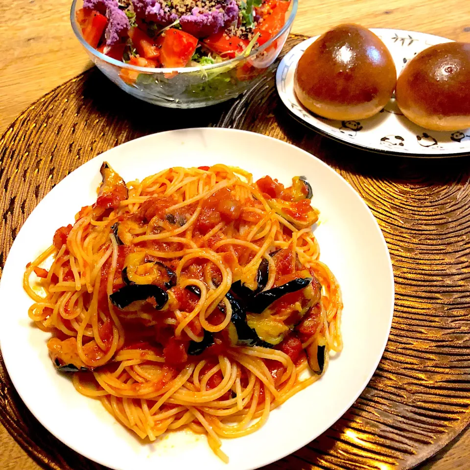 #vegan 
ナスのトマトソースパスタ|makiko_aさん