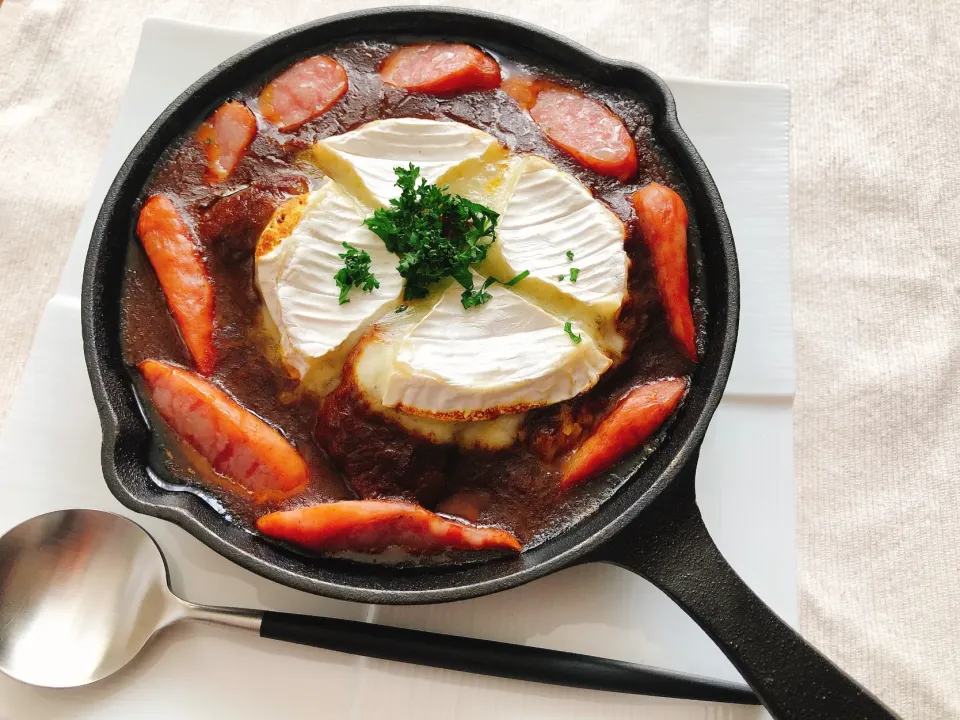 ⭐️2.10🌤お昼ごはん⭐️バズレシピ！魅惑のカマンベール焼きカレー♡|さとみさん