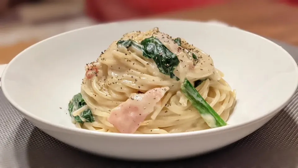 ﾍﾞｰｺﾝと小松菜のｸﾘｰﾑﾊﾟｽﾀ〜🍝
の晩ごはん✨|kaz(*･ω･)さん