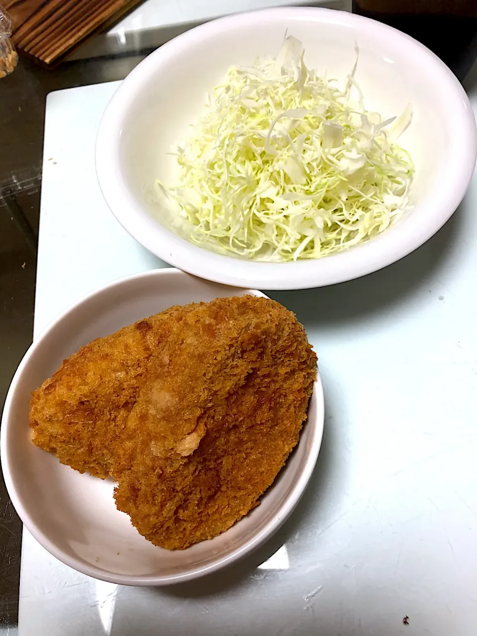 牛肉コロッケと千切りキャベツ|かずさん