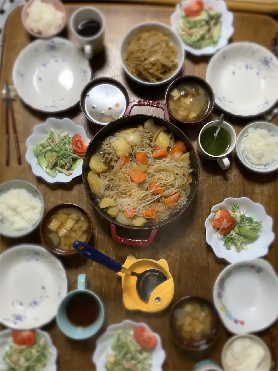 無水肉じゃが・水菜サラダ・きんぴら牛蒡・味噌汁・ご飯|ちびろ菌さん