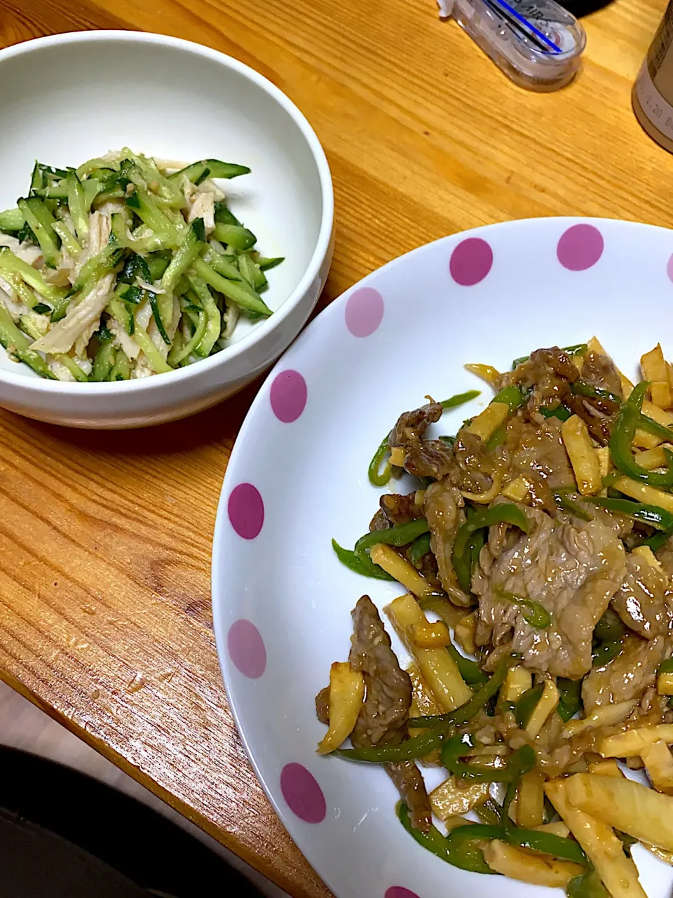 青椒肉絲、サラダチキンときゅうりの和え物|kaaaaaさん