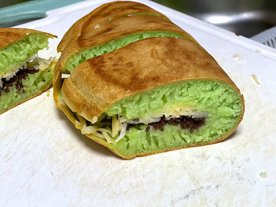 Snapdishの料理写真:Martabak pandan|yeni kartikasariさん