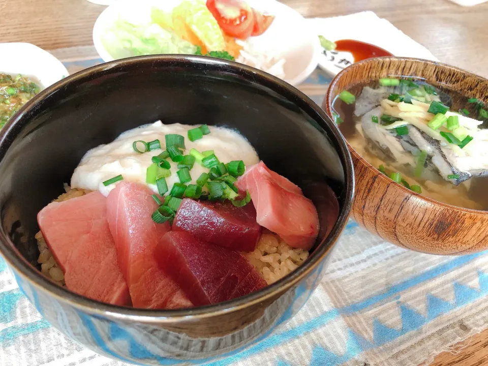 Snapdishの料理写真:中トロ山掛け丼|saaaasanさん