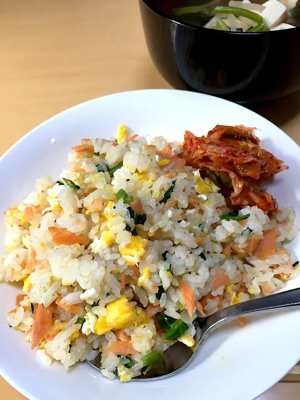 単身赴任中の男飯(シャケ炒飯)|おおもりの星さん