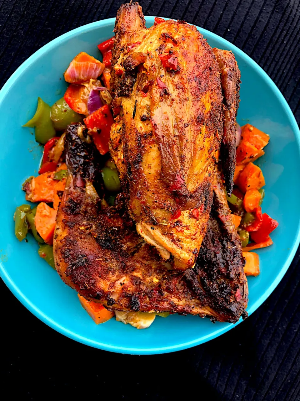 Snapdishの料理写真:#chicken#grills#carrots#peppers#molasses#bedofveges#maebelle#foodinlagos#wondersofchicken#yumyum#breakfast#takeouts|Priscilla Mundiさん