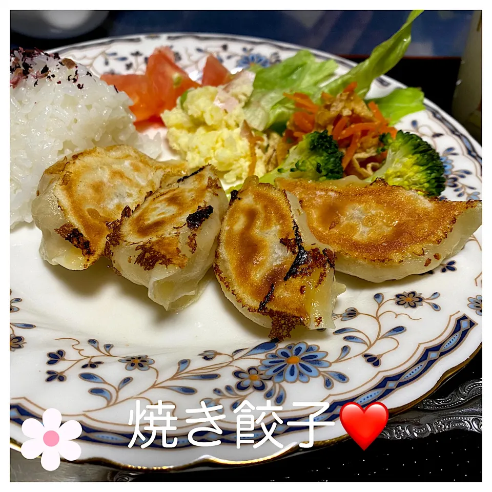 いのっちさんの料理 もっちりカリカリ美味しい白菜餃子&椎茸と春雨のかき玉スープ❤️|いのっちさん