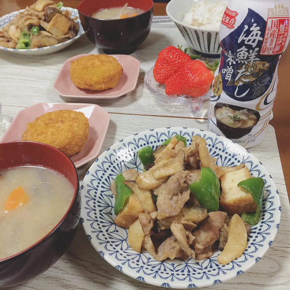 Snapdishの料理写真:豚肉と茄子ピーマンエリンギ厚揚げの胡麻味噌炒め|waiwaiさん