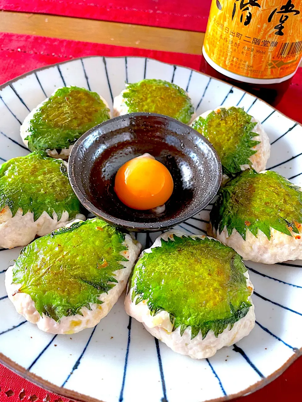 鶏ひき肉の柚子胡椒入り大葉つくね🍀|おかちさん