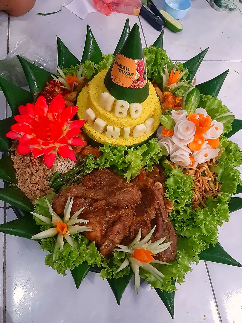 Snapdishの料理写真:tumpeng reni|vivinさん