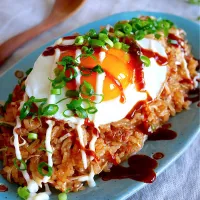 Snapdishの料理写真:手間抜きレシピ：簡単ランチ【旨辛ソース飯】とろける目玉焼きのせ キャベツ入り