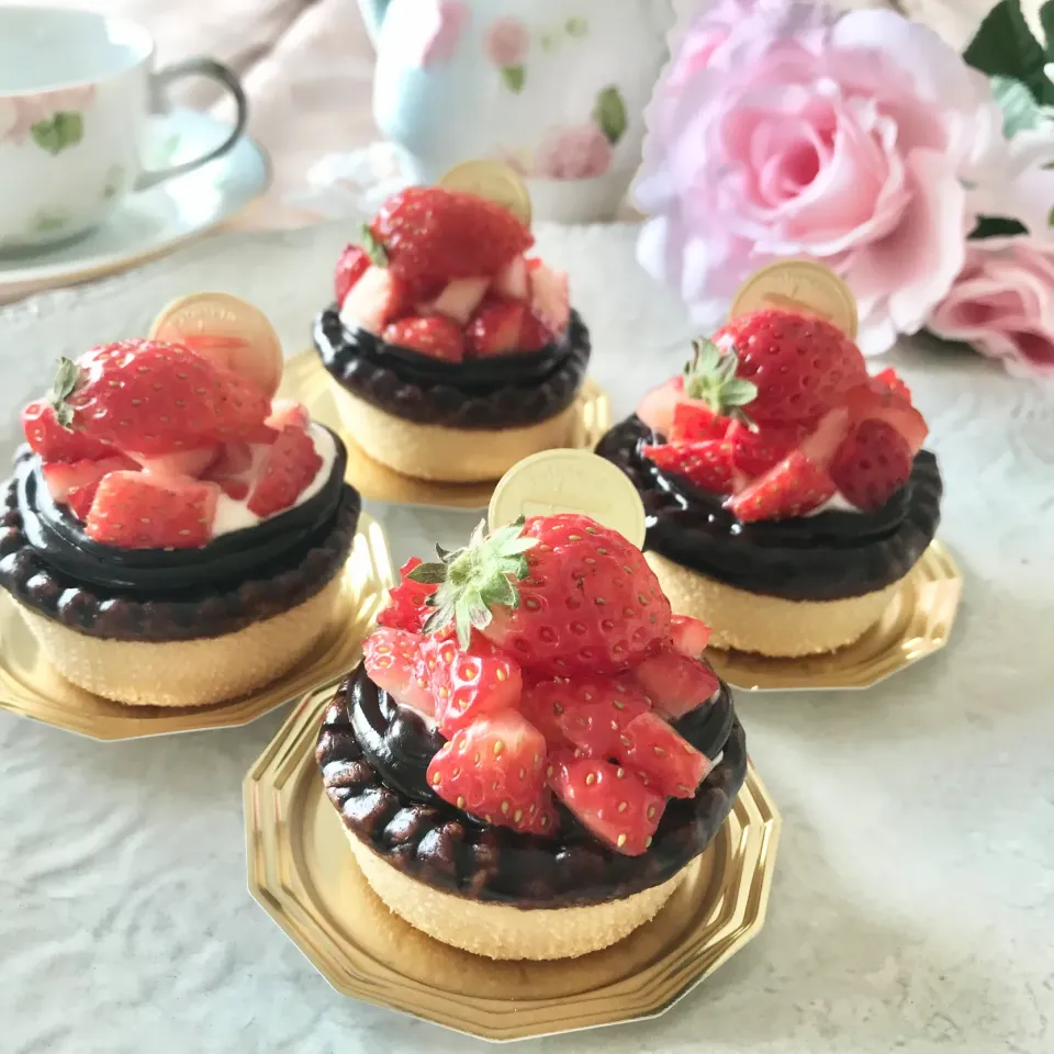 ホイップカスタードクリームがたっぷり✨いちごのミニタルト✨🍓🥧|エンジェルさん