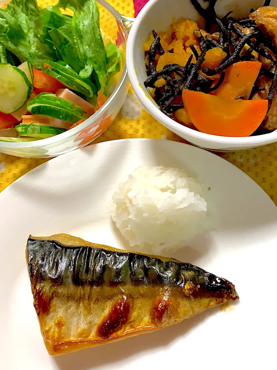 塩鯖　南瓜と海藻の煮物　サラダ🥗|掛谷節子さん