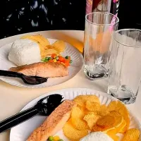 room cooked grilled salmon while on staycation|Daffyさん