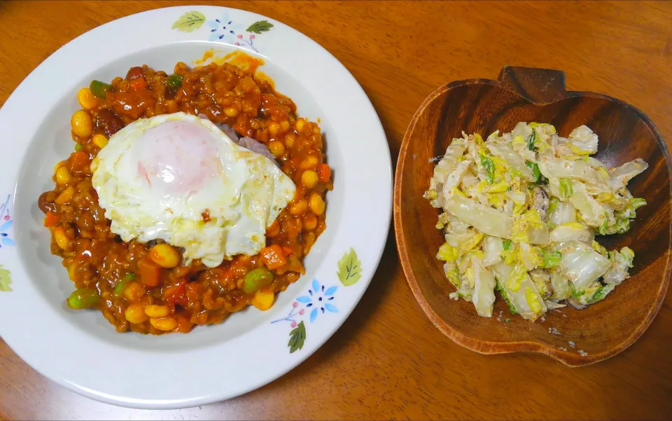 Snapdishの料理写真:２月６日　ドライカレー　白菜と焼きしいたけのごまマヨサラダ|いもこ。さん