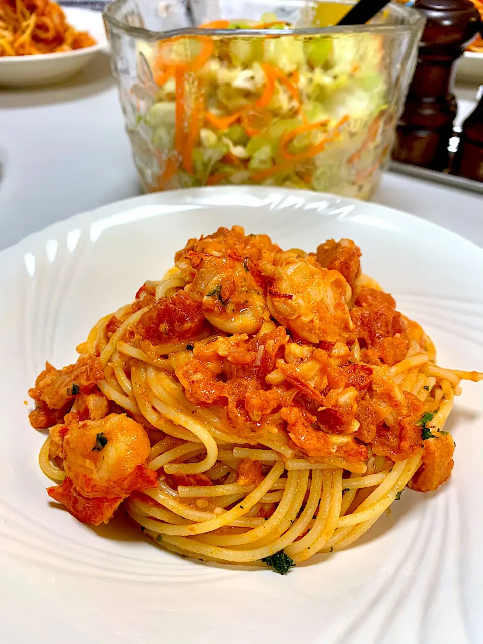 Spaghetti with Lobster Tails Sauce, Cumin-Scented Cabbage Salad|gonbenさん