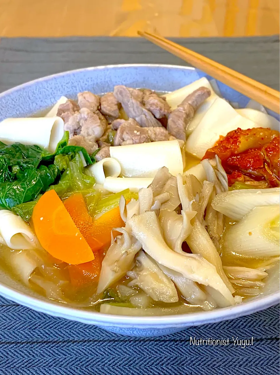 甘酒豚の味噌味ぺろっこうどん〜キムチ入り|ゆーこどんさん