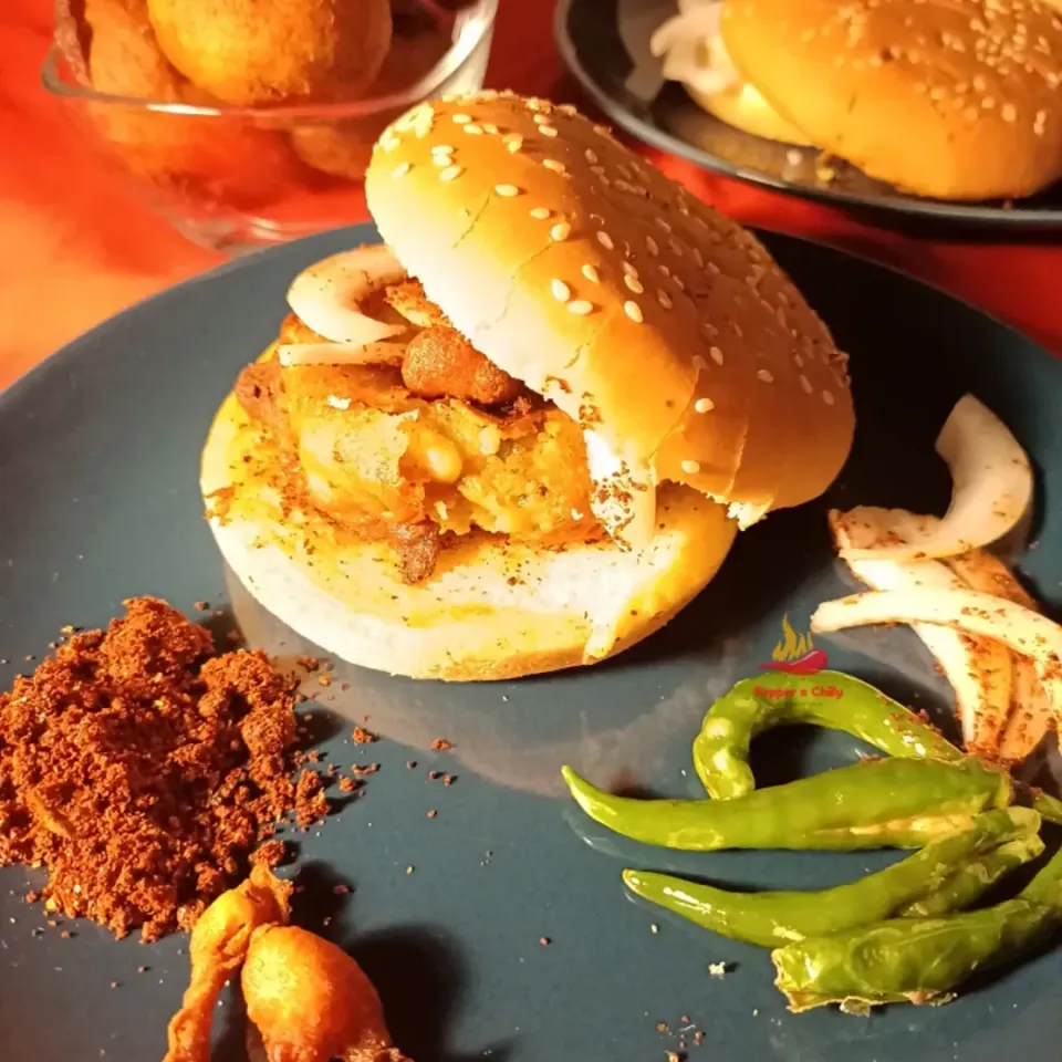 VADA PAV - the Bombay burger|Pepper n Chillyさん