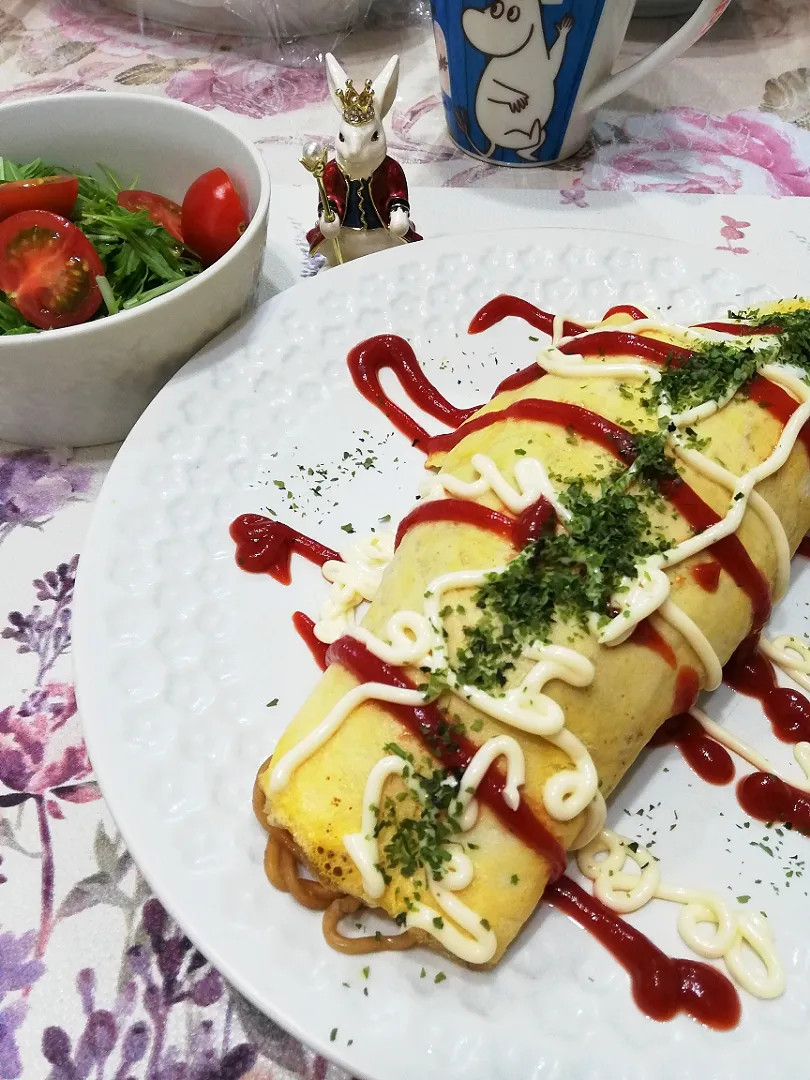 Snapdishの料理写真:'21,2/13
きのうのリメイク😚オム焼きそばでランチ😋|たえさん