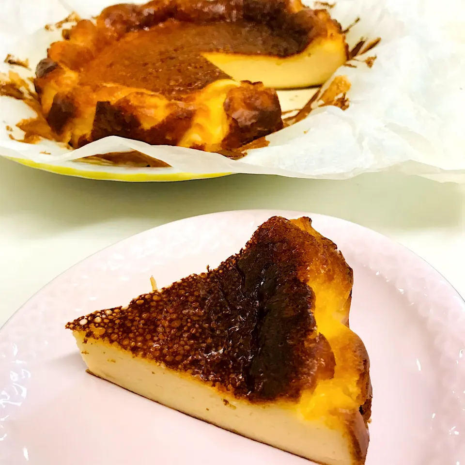 焼きが足りない？バスクチーズケーキ🧀|だまさん