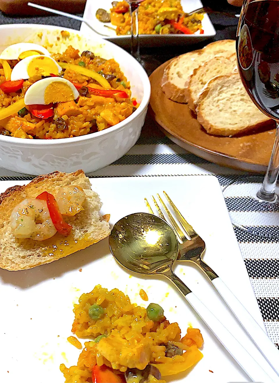 Ajillo, french bread and Arroz Valenciana|chafoodisloveさん