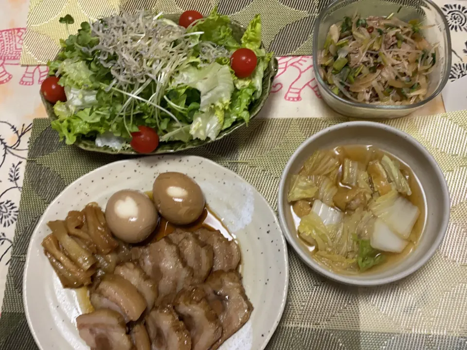 煮豚、グリーンサラダ、白菜と油揚げのだし煮|peanutsさん