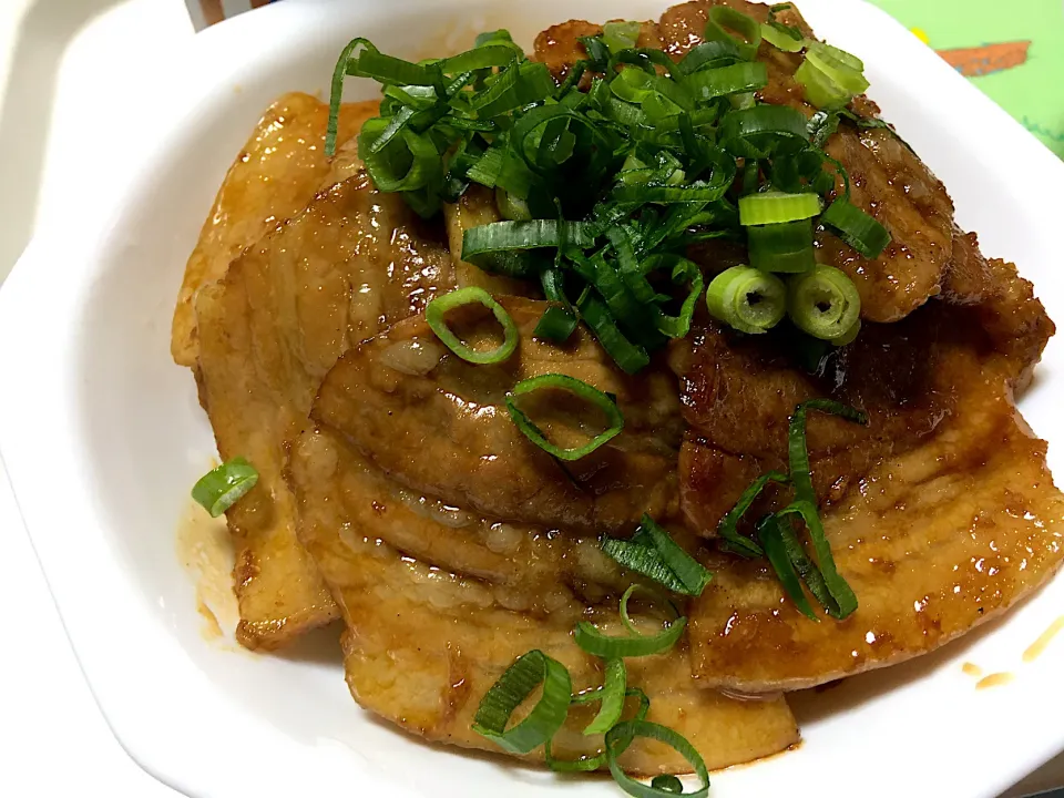 しょうが焼き丼|はっちぃさん