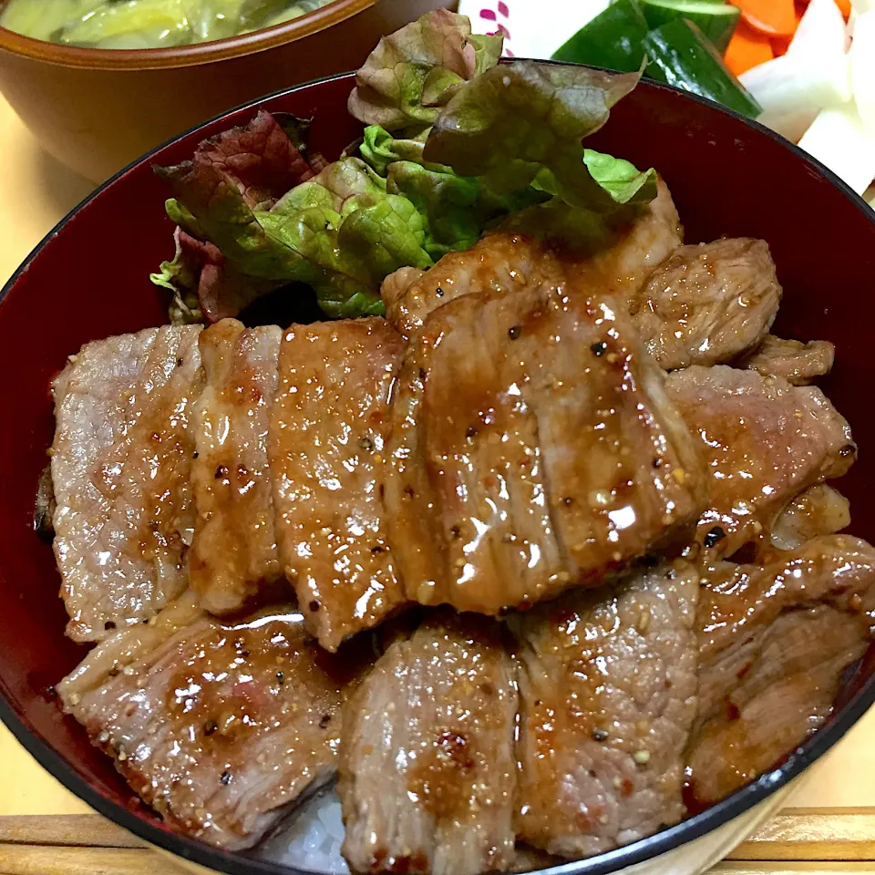 単身赴任中の男飯(牛焼肉丼)|おおもりの星さん