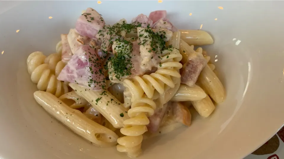 秋田県由利本荘市のtrattoriaSIVAのベーコンと根菜のショートパスタ！|お家でbar!さん