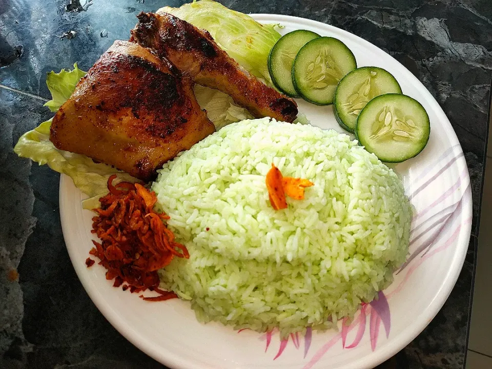 Nasi Pandan Ayam Bakar|Queさん