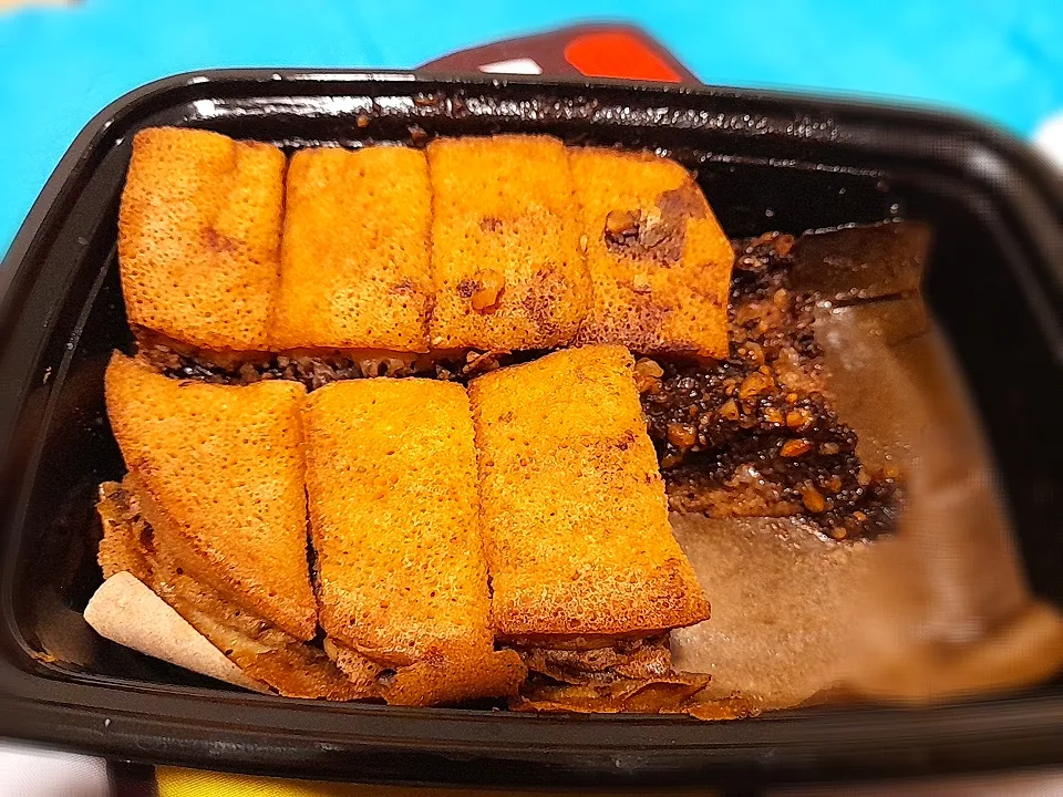 Snapdishの料理写真:pangkek Indonesia 
martabak coklat kacang|monaさん