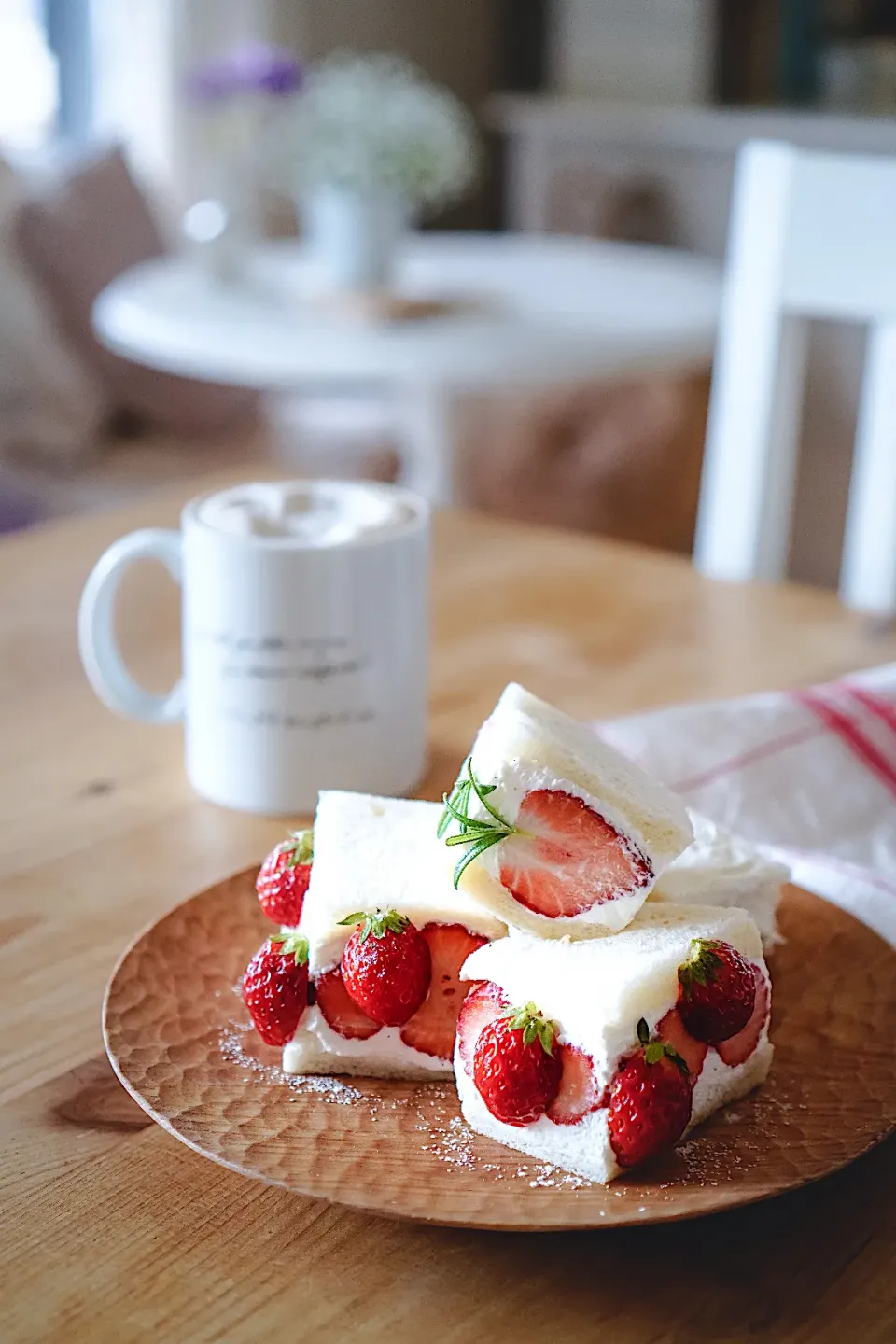 Snapdishの料理写真:苺サンドイッチ🍓|kayokoさん