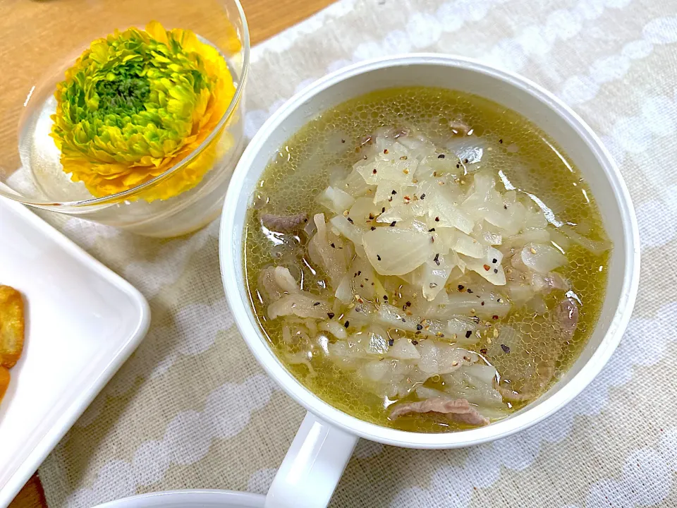 有賀薫さんのレシピ🥣黒胡椒と牛肉、たまねぎのスープ|1614さん