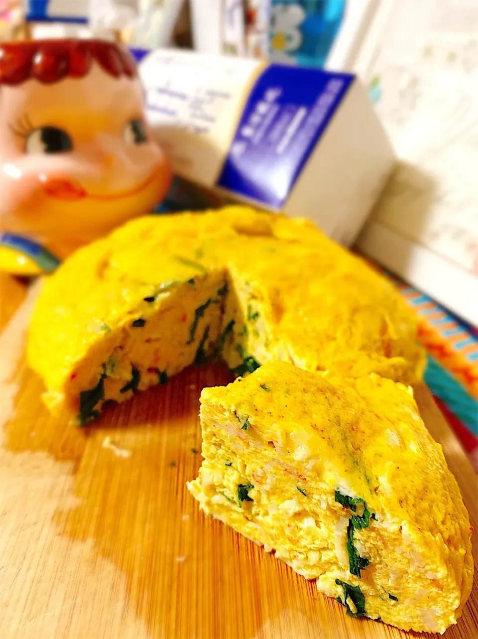 Snapdishの料理写真:まるでケーキ♡カニカマ大葉カレーチーズのおっきなふわふわ蒸したまご。|ぽき。さん