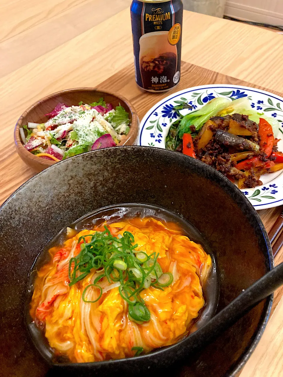 Snapdishの料理写真:今日の夕食　天津飯　ナスとパプリカの肉味噌炒め　シーザーサラダ|ふわ猫はなちゃんさん