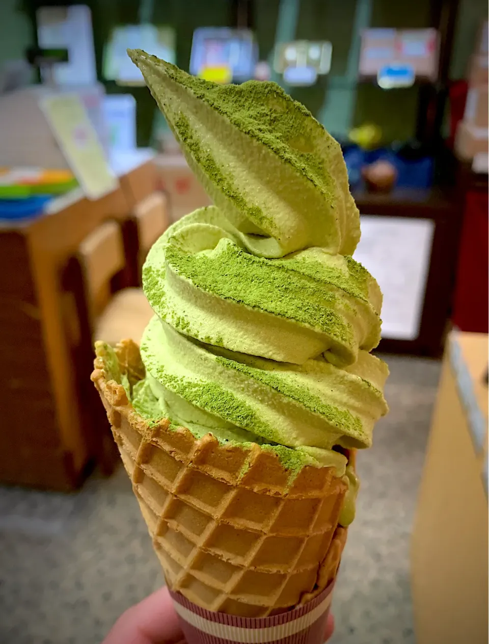 お茶屋さんの抹茶ソフト🍦💚|くろねこっく🐈‍⬛さん